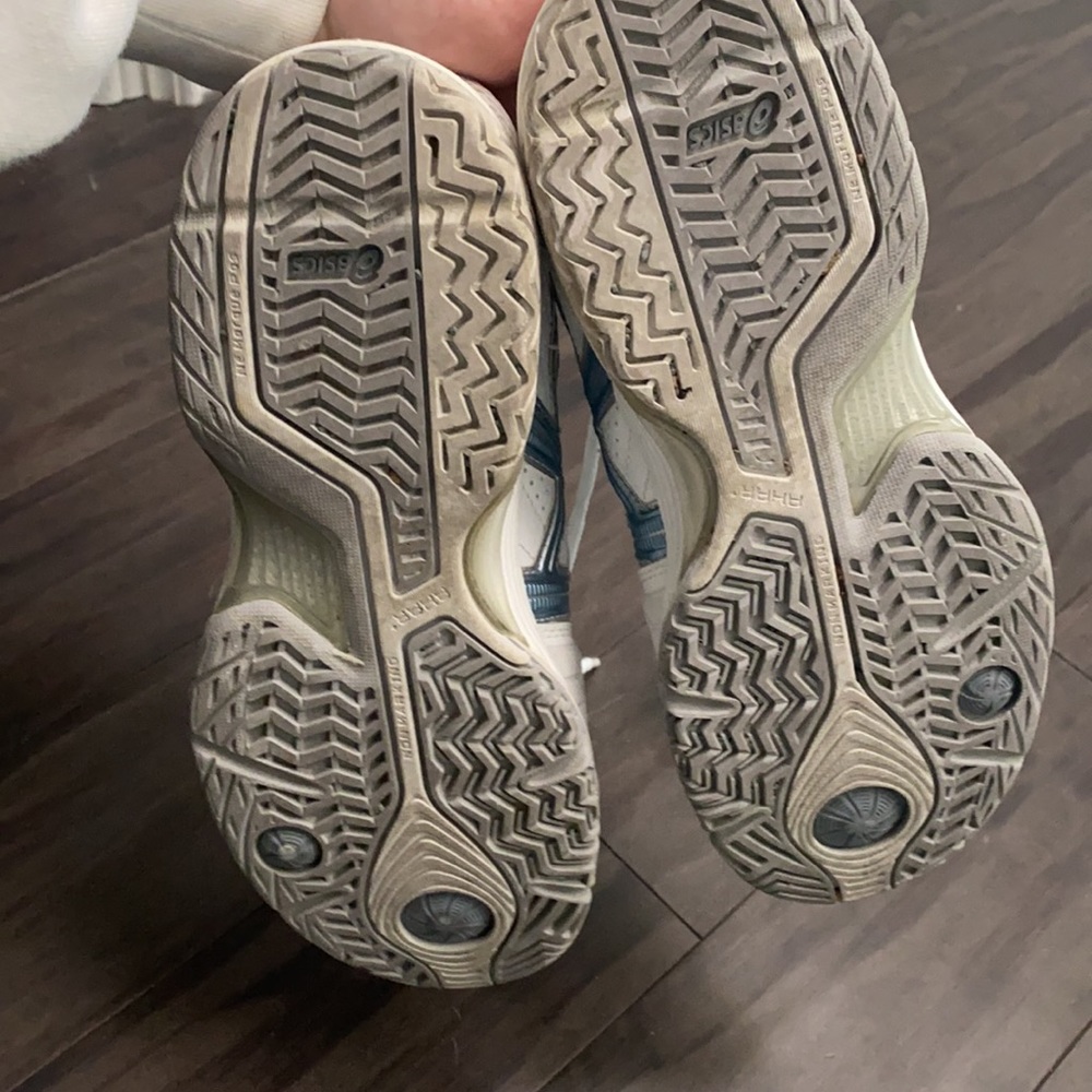 ASICS - Picture 4 of 4